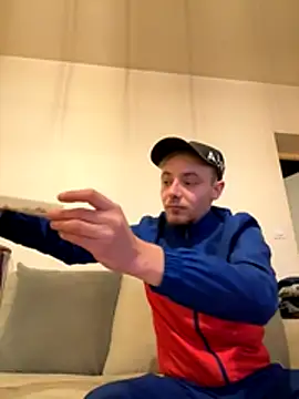 Crevette311 online show from November 22, 2025, 4:06 pm