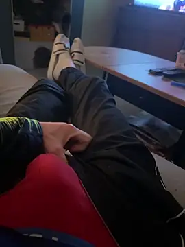 Crevette311 online show from November 29, 2025, 11:30 pm