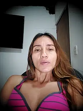Snapshot of isaa- chatting on April 29, 2026, 2:21 pm isaa- online show from April 29, 2026, 2:21 pm