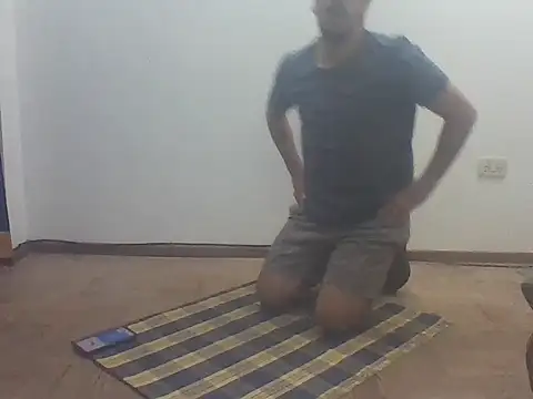 Snapshot of LeCorbu10 chatting on April 10, 2026, 9:52 pm LeCorbu10 online show from April 10, 2026, 9:52 pm