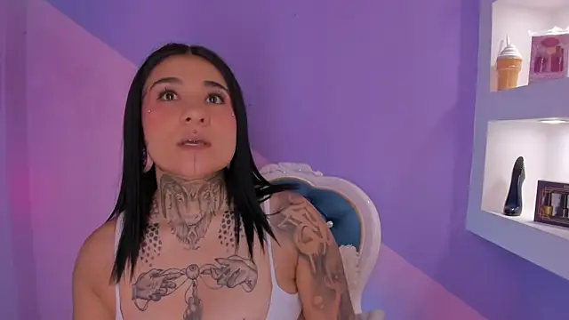 Snapshot of Adri_tatto_7 chatting on July 21, 2026, 4:09 pm Adri tatto 7 online show from July 21, 2026, 4:09 pm