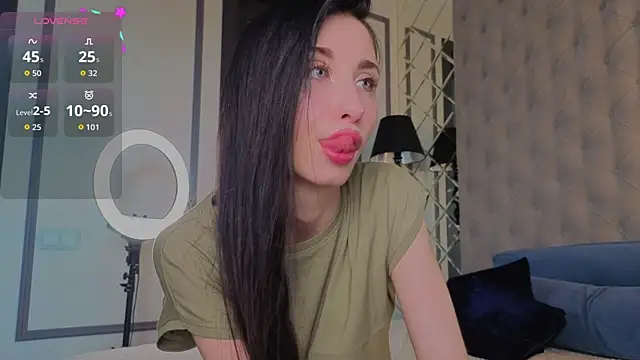 Snapshot of MiguelinaRasmuson chatting on May 10, 2026, 11:15 am MiguelinaRasmuson online show from May 10, 2026, 11:15 am