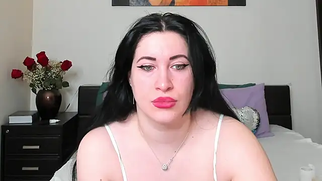 GoldenLunaa online show from April 1, 2026, 4:02 am