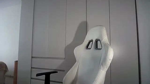 monnymoonn online show from March 8, 2026, 8:40 am