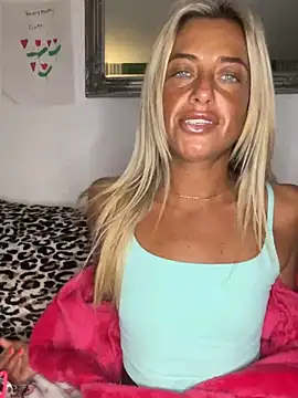 ScarlettGold  online show from April 23, 2026, 4:57 am