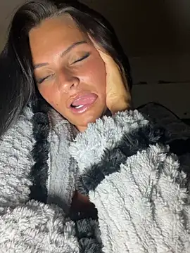 Snapshot of Destinylovex chatting on June 7, 2026, 9:18 pm Destinylovex online show from June 7, 2026, 9:18 pm