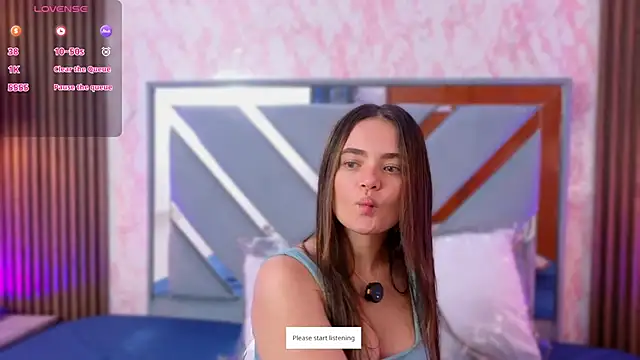 LittleeSara18 online show from May 11, 2026, 11:16 am