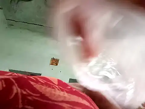 Meena73 online show from February 19, 2026, 4:08 am