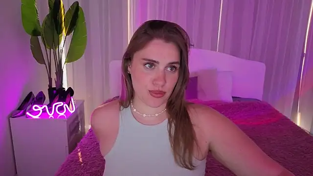 Milana Monroe online show from June 30, 2026, 5:03 pm