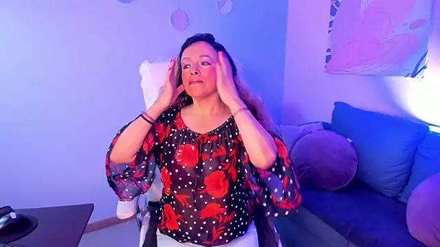 Snapshot of Ivonne_4 chatting on April 14, 2026, 12:55 pm Ivonne 4 online show from April 14, 2026, 12:55 pm