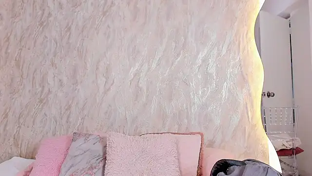 Reachel Smith online show from April 6, 2026, 11:11 am