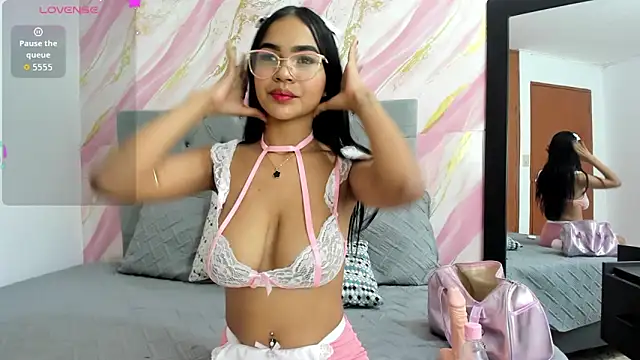 Snapshot of SamanthaStorm chatting on March 18, 2026, 7:17 pm SamanthaStorm online show from March 18, 2026, 7:17 pm