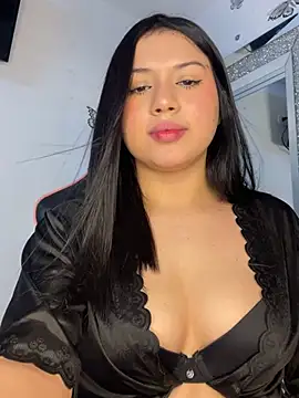 scarleth marquezz online show from May 3, 2026, 3:23 am