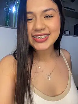 scarleth marquezz online show from June 17, 2026, 1:08 am