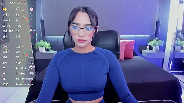 Emelyy Jones online show from April 29, 2026, 11:36 am