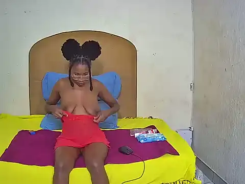 ShyBabeQueeb online show from February 18, 2026, 8:27 pm