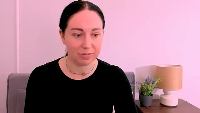 Snapshot of MiaFair chatting on April 27, 2026, 3:32 pm MiaFair online show from April 27, 2026, 3:32 pm