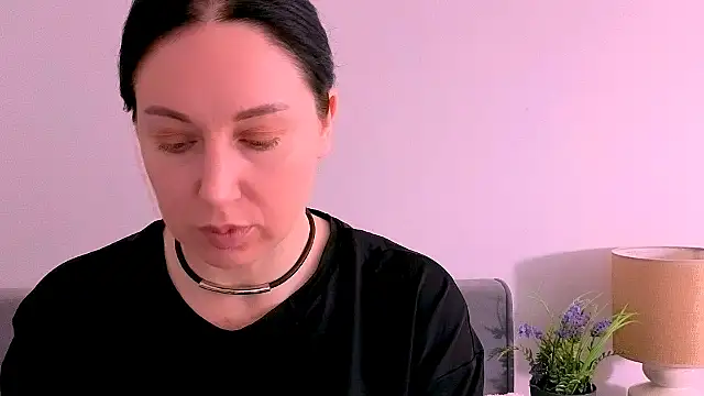 Snapshot of MiaFair chatting on April 28, 2026, 3:17 pm MiaFair online show from April 28, 2026, 3:17 pm