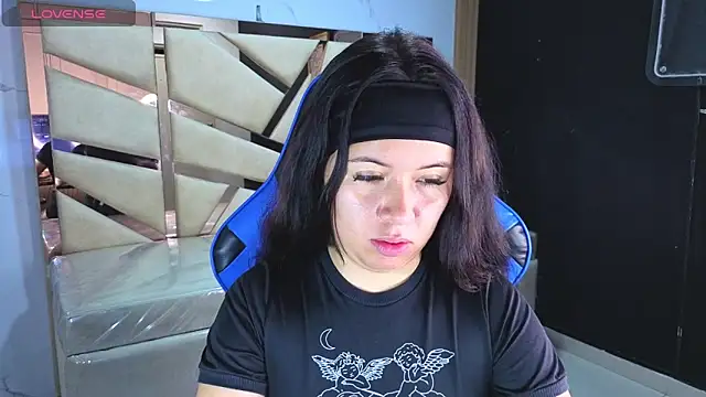 Snapshot of Kylia_a chatting on April 16, 2026, 1:12 pm Kylia a online show from April 16, 2026, 1:12 pm