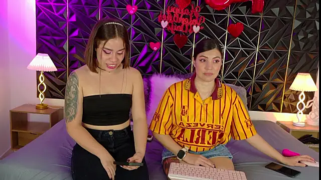 TaylorMilly online show from February 26, 2026, 7:57 pm