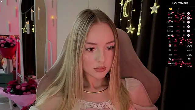 Snapshot of Nestyzz chatting on March 8, 2026, 6:12 pm Nestyzz online show from March 8, 2026, 6:12 pm