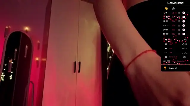 Snapshot of Nestyzz chatting on April 1, 2026, 8:28 pm Nestyzz online show from April 1, 2026, 8:28 pm