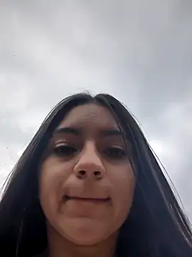 DulceCaroX online show from April 9, 2026, 6:46 pm