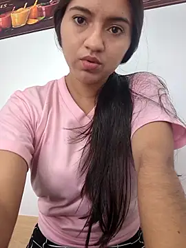 DulceCaroX online show from May 14, 2026, 12:34 pm