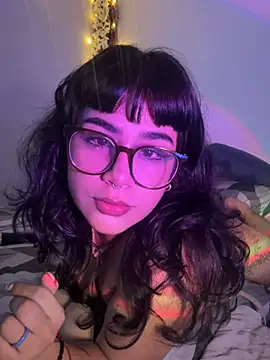 Snapshot of Selen_Extasis chatting on April 1, 2026, 4:35 am Selen Extasis online show from April 1, 2026, 4:35 am