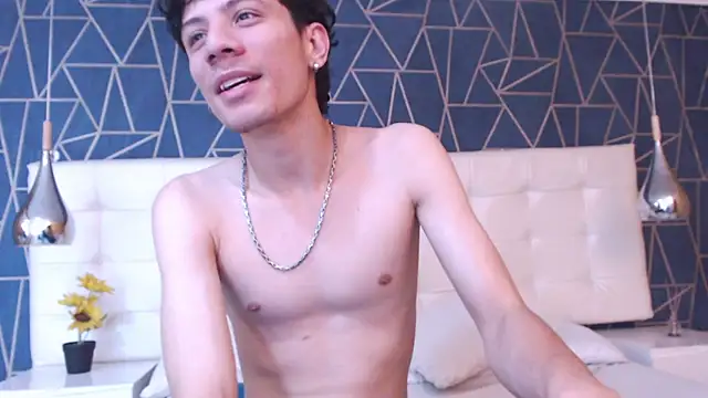 Snapshot of LeoFeniix chatting on February 26, 2026, 4:33 am LeoFeniix online show from February 26, 2026, 4:33 am