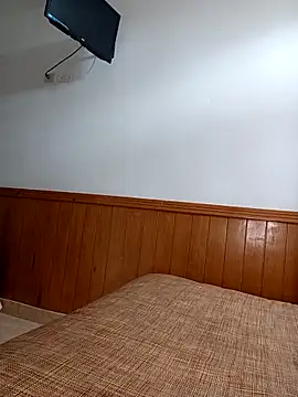 Rosyshadow online show from April 9, 2026, 7:19 pm