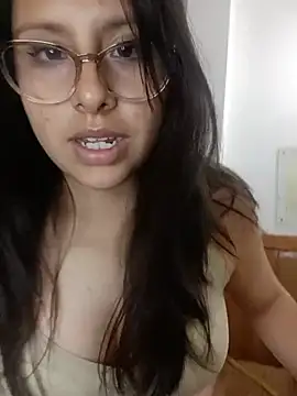 Snapshot of Rosyshadow chatting on May 19, 2026, 11:55 pm Rosyshadow online show from May 19, 2026, 11:55 pm