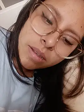 Snapshot of Rosyshadow chatting on May 31, 2026, 7:37 pm Rosyshadow online show from May 31, 2026, 7:37 pm