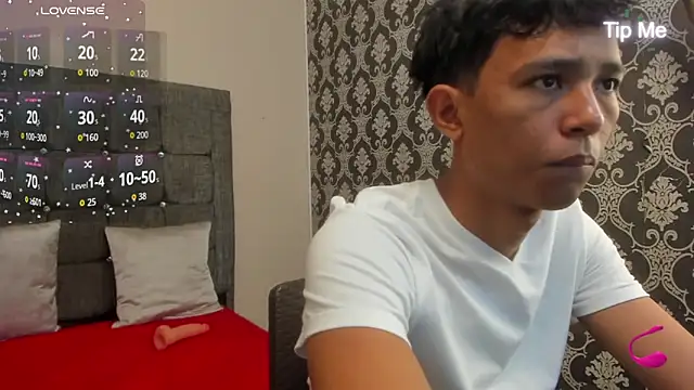 Little Twink19x online show from May 9, 2026, 7:30 pm