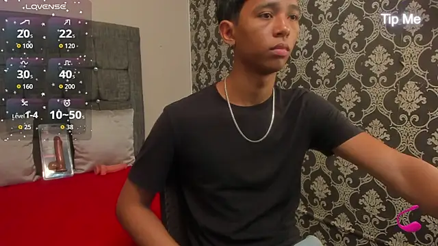 Little Twink19x online show from May 15, 2026, 7:21 pm