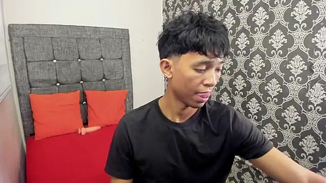 Little Twink19x online show from June 21, 2026, 7:27 pm