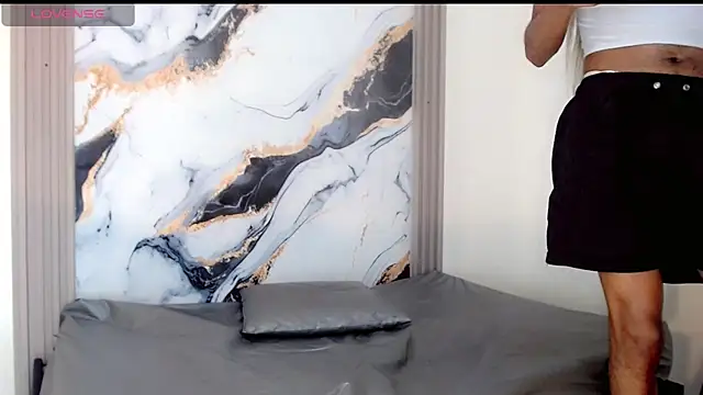 Snapshot of Alondra_Wile chatting on April 1, 2026, 7:22 pm Alondra Wile online show from April 1, 2026, 7:22 pm