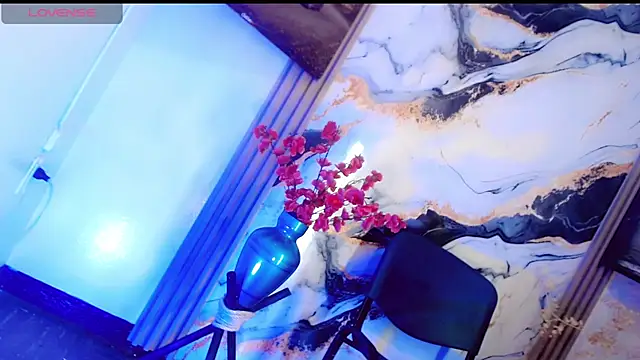 Snapshot of Alondra_Wile chatting on April 9, 2026, 7:30 pm Alondra Wile online show from April 9, 2026, 7:30 pm