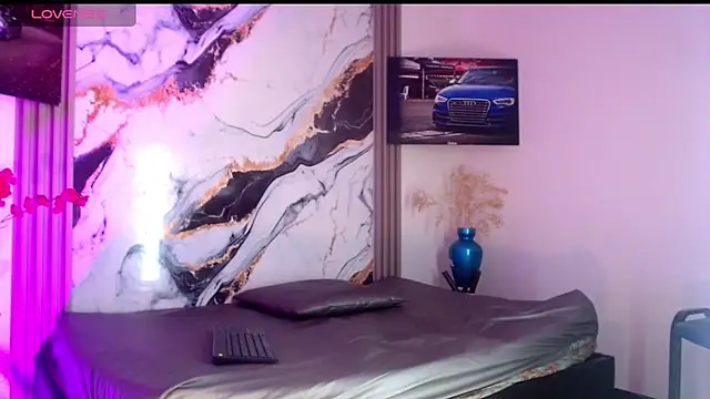 Snapshot of Alondra_Wile chatting on April 13, 2026, 7:19 pm Alondra Wile online show from April 13, 2026, 7:19 pm