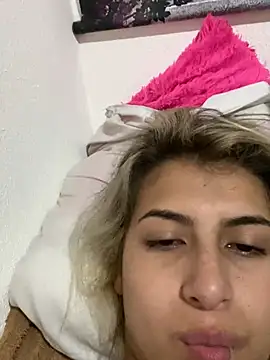 Snapshot of Candy_Lennon chatting on April 5, 2026, 4:59 pm Candy Lennon online show from April 5, 2026, 4:59 pm