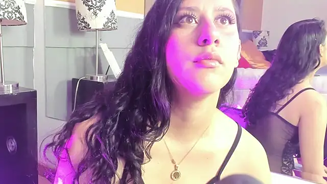 Snapshot of LunaDamasco chatting on March 6, 2026, 7:32 pm LunaDamasco online show from March 6, 2026, 7:32 pm