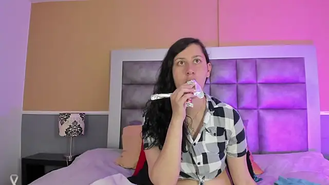 Snapshot of LunaDamasco chatting on March 26, 2026, 7:08 pm LunaDamasco online show from March 26, 2026, 7:08 pm