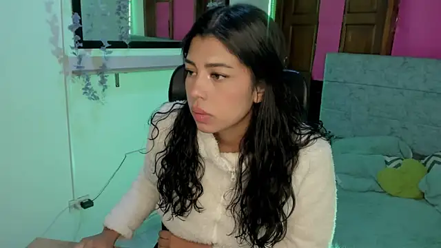 Aysha winxs online show from May 24, 2026, 3:11 am