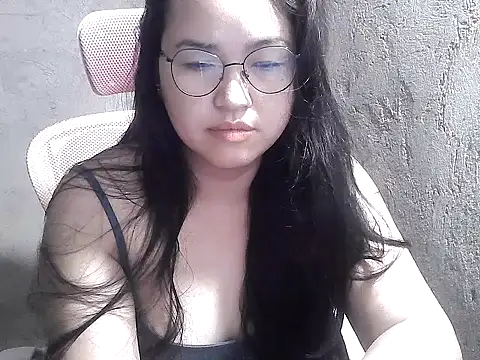 wildchinita00 online show from July 27, 2026, 9:33 pm