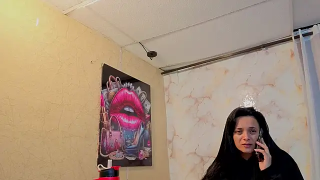 Snapshot of QueenSallyDesire chatting on May 4, 2026, 2:40 am QueenSallyDesire online show from May 4, 2026, 2:40 am