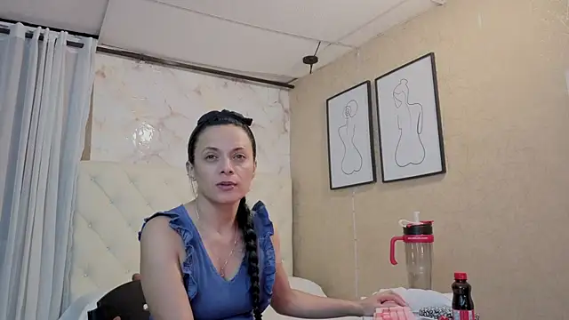 Snapshot of QueenSallyDesire chatting on May 21, 2026, 3:13 am QueenSallyDesire online show from May 21, 2026, 3:13 am