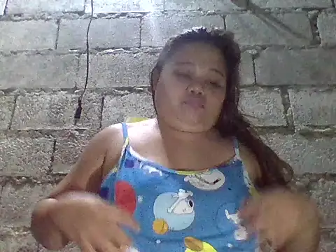 sweetlyn31 online show from August 3, 2026, 9:04 am