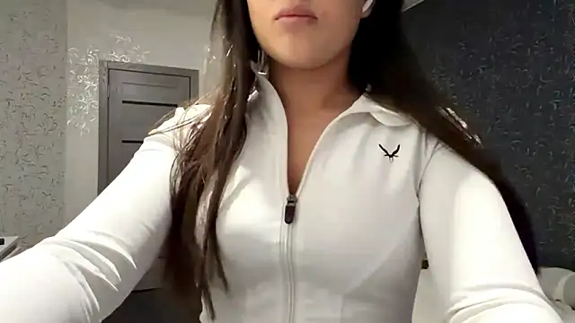 Snapshot of JoycelynUrion chatting on March 12, 2026, 10:21 am JoycelynUrion online show from March 12, 2026, 10:21 am