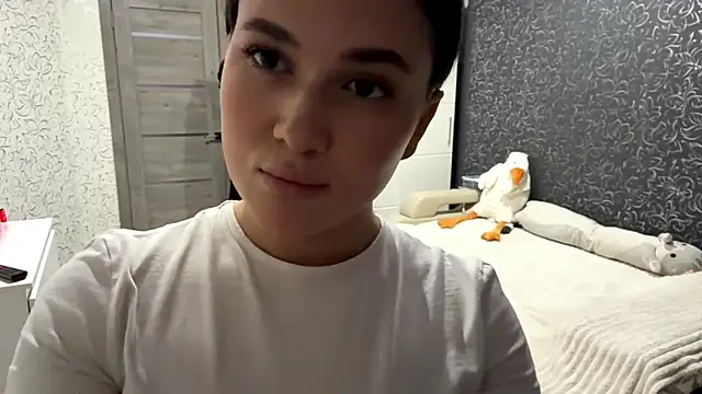 Snapshot of JoycelynUrion chatting on April 2, 2026, 12:03 pm JoycelynUrion online show from April 2, 2026, 12:03 pm