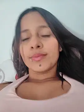 Snapshot of Mia_belve_a chatting on May 3, 2026, 9:43 pm Mia belve a online show from May 3, 2026, 9:43 pm